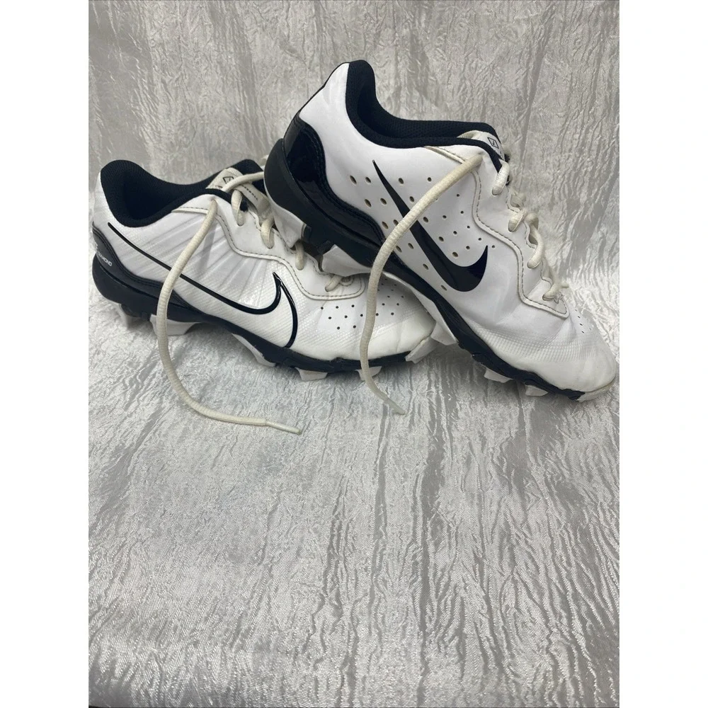 Nike Diamond  Size 4.5Y Baseball‎ Cleats White/Black DJ6525-101